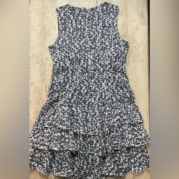 Tommy Hilfiger Black and White Ruffle Lace Dress Size 12 - Picture 4 of 6